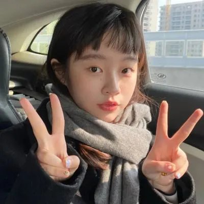 男孩超级白